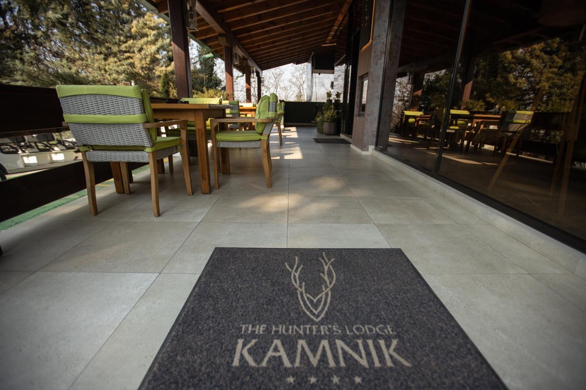 The Hunter'S Lodge Kamnik Skopje Exteriör bild